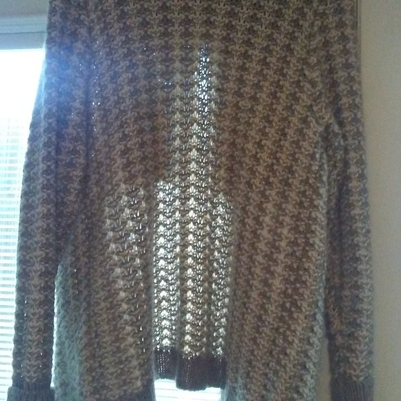 Long sweater. - Picture 2 of 3